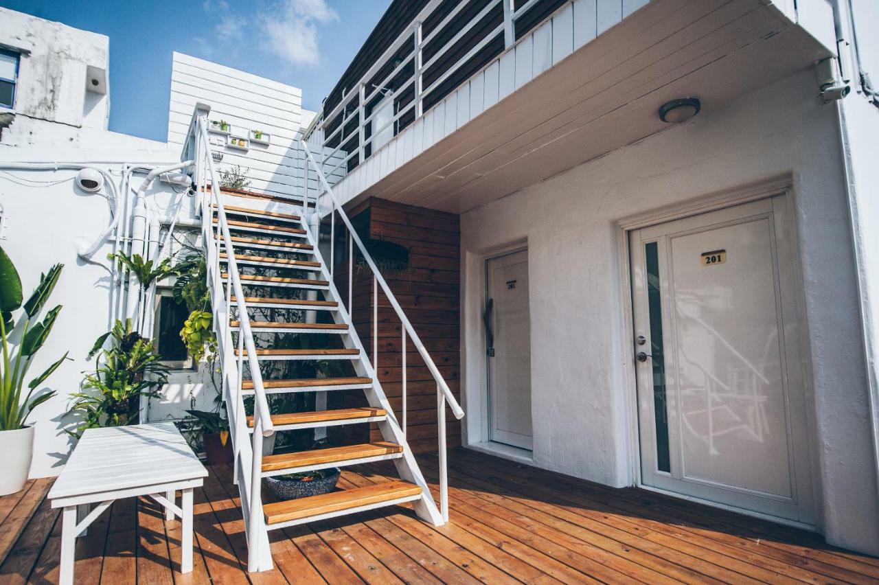 Yellow'S Kenting B&B Nanwan Bagian luar foto